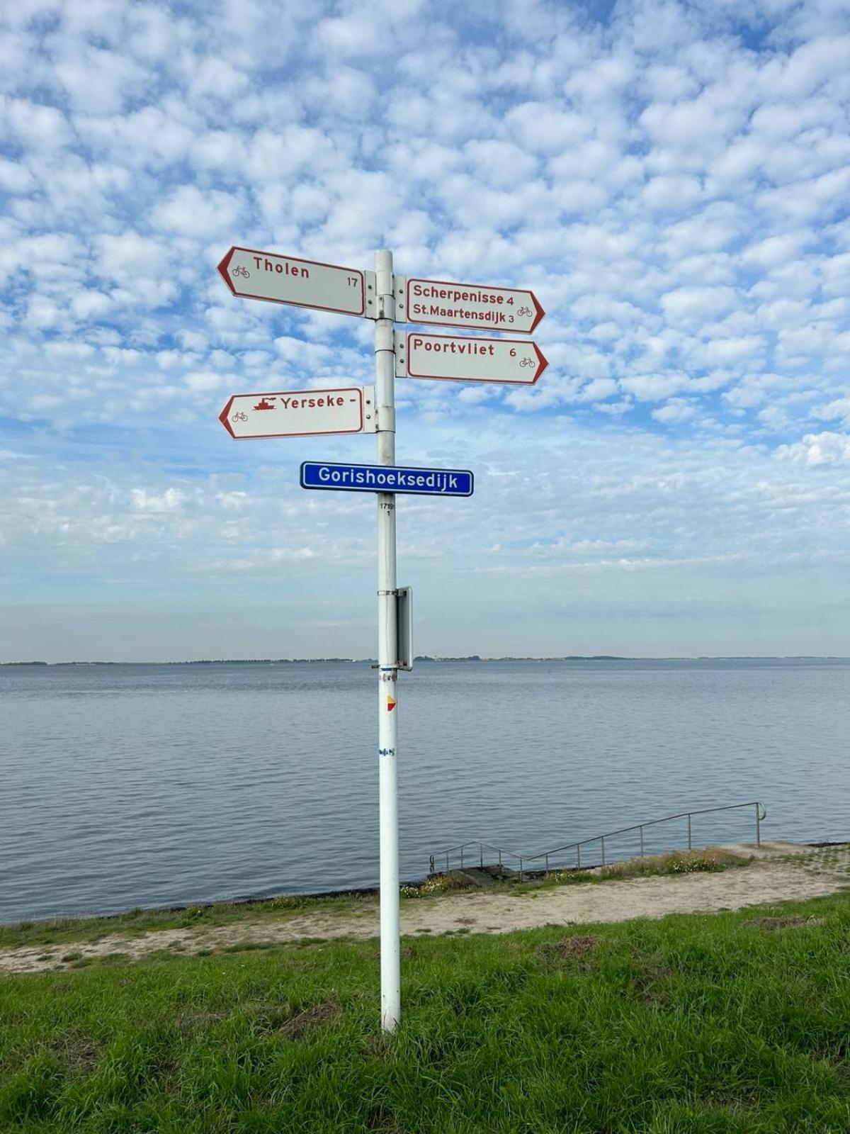 Oosterschelde Lodge Met Veel Privacy En Dicht Bij Het Water Scherpenisse Kültér fotó